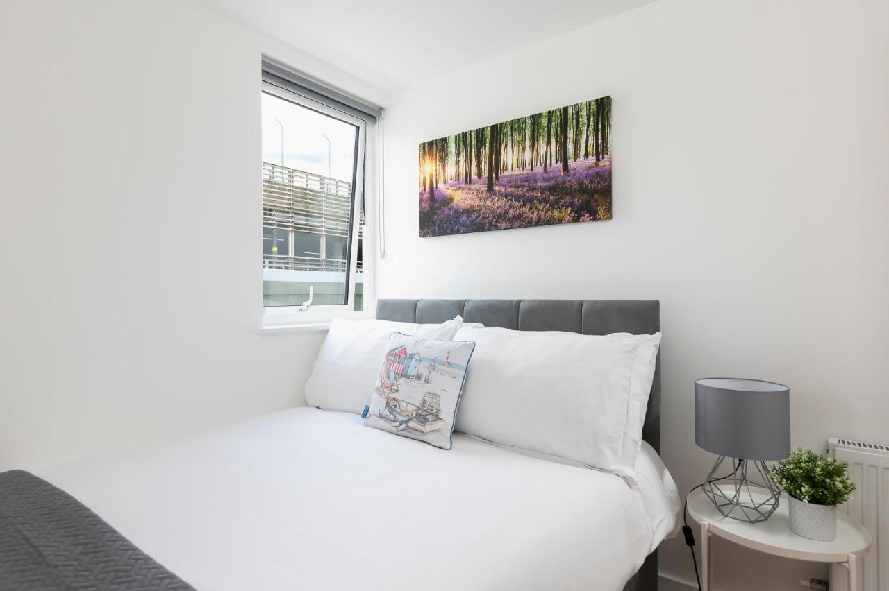 Skyvillion - 4 Bed Luxury Apartment With Balcony & Parking Enfield Extérieur photo