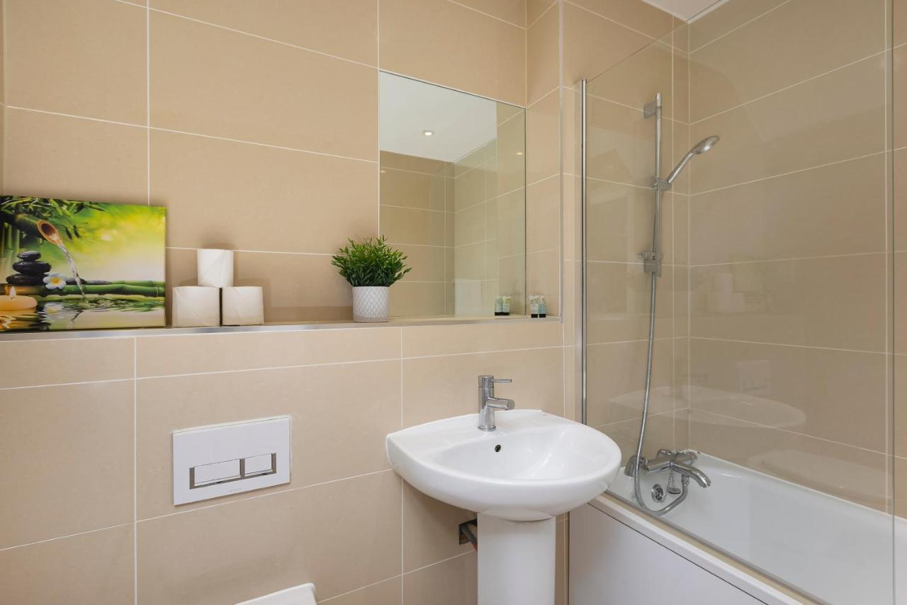 Skyvillion - 4 Bed Luxury Apartment With Balcony & Parking Enfield Extérieur photo