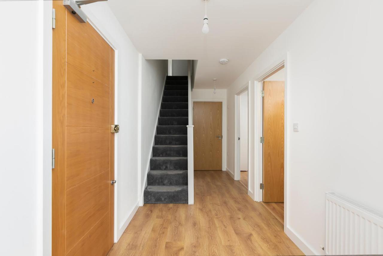 Skyvillion - 4 Bed Luxury Apartment With Balcony & Parking Enfield Extérieur photo