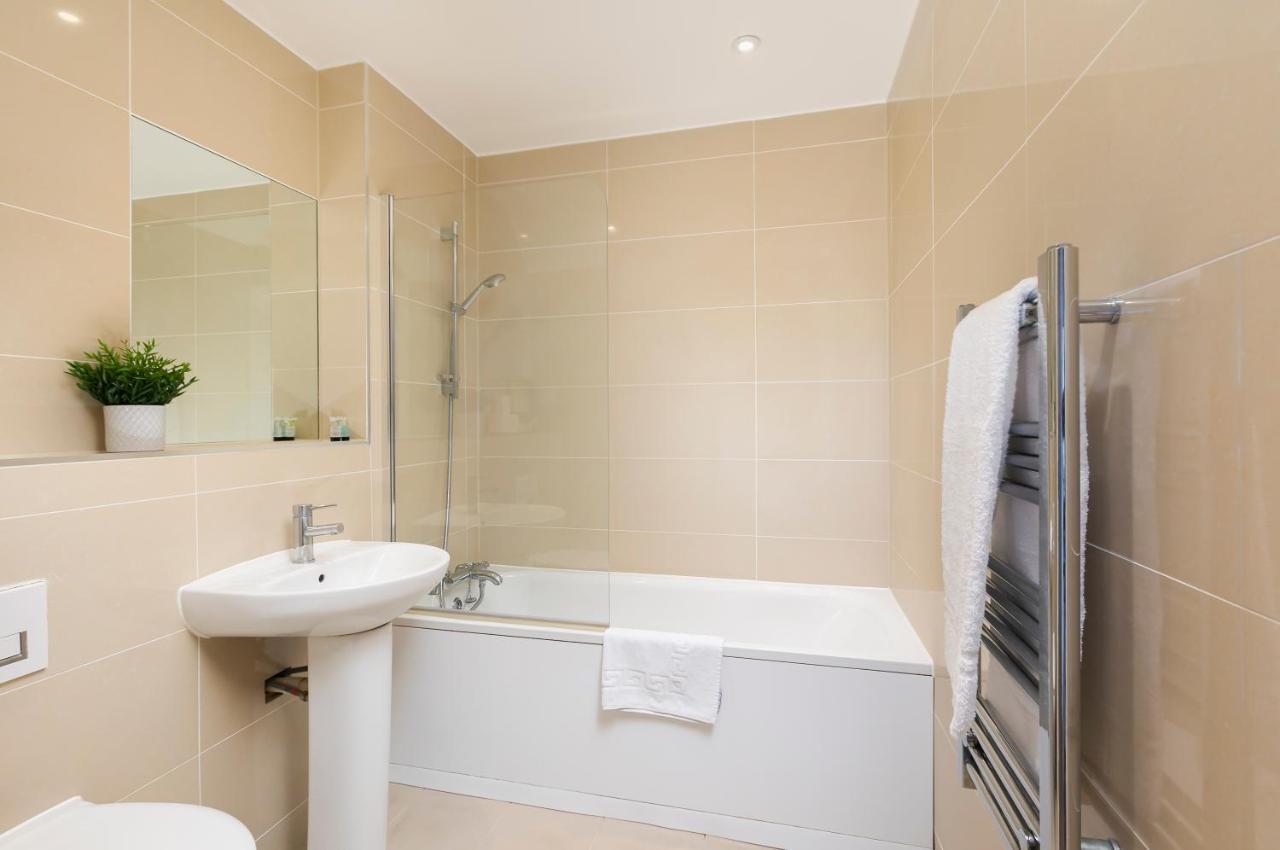 Skyvillion - 4 Bed Luxury Apartment With Balcony & Parking Enfield Extérieur photo