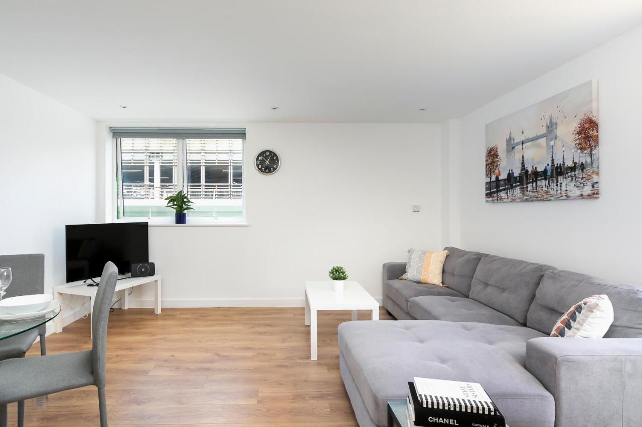 Skyvillion - 4 Bed Luxury Apartment With Balcony & Parking Enfield Extérieur photo