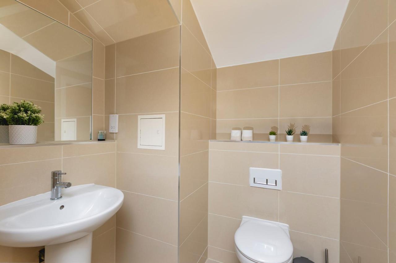 Skyvillion - 4 Bed Luxury Apartment With Balcony & Parking Enfield Extérieur photo